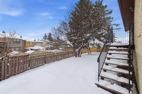 32 Fonda Mews Se, Calgary, AB - Outdoor
