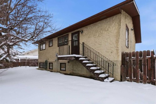 32 Fonda Mews Se, Calgary, AB - Outdoor