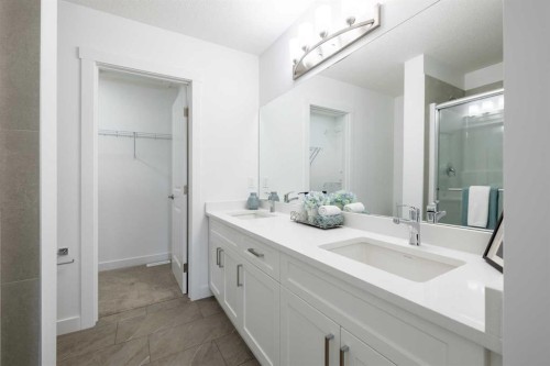 48 Andalusian Road, Cochrane, AB - Indoor Photo Showing Bathroom