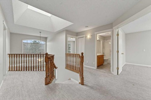 137 Simcrest Heights Sw, Calgary, AB - Indoor Photo Showing Other Room