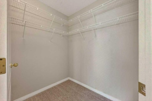 137 Simcrest Heights Sw, Calgary, AB - Indoor