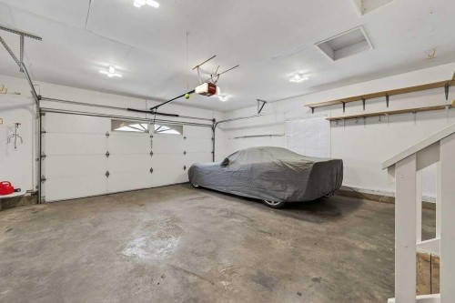 137 Simcrest Heights Sw, Calgary, AB - Indoor Photo Showing Garage
