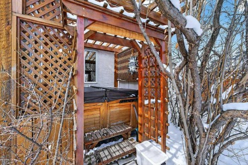 137 Simcrest Heights Sw, Calgary, AB - Indoor