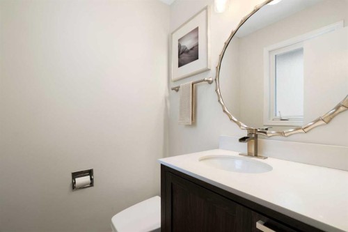 6607 Silver Springs Crescent Nw, Calgary, AB - Indoor Photo Showing Bathroom