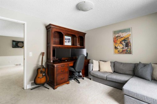 6607 Silver Springs Crescent Nw, Calgary, AB - Indoor Photo Showing Living Room