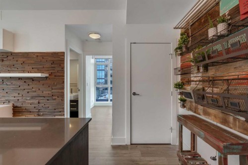 1003-550 Riverfront Avenue Se, Calgary, AB - Indoor Photo Showing Other Room
