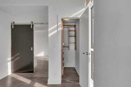 1003-550 Riverfront Avenue Se, Calgary, AB - Indoor Photo Showing Other Room