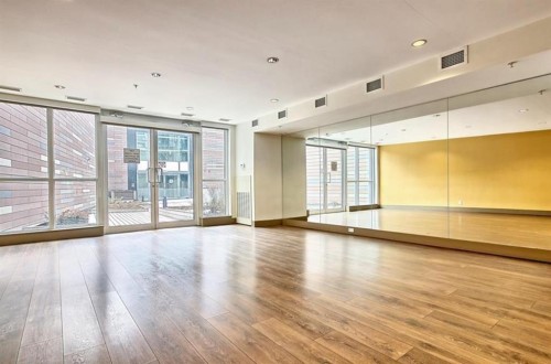 1003-550 Riverfront Avenue Se, Calgary, AB - Indoor Photo Showing Other Room