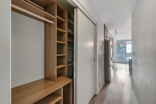 1003-550 Riverfront Avenue Se, Calgary, AB - Indoor Photo Showing Other Room