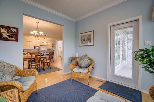 8 Link Spur, Claresholm, AB - Indoor Photo Showing Living Room