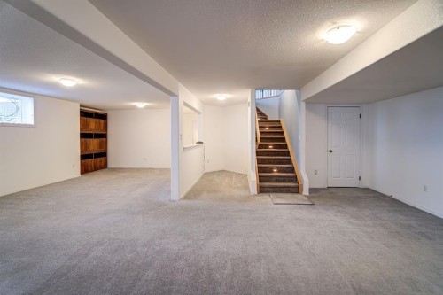 8 Link Spur, Claresholm, AB - Indoor