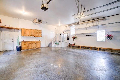 8 Link Spur, Claresholm, AB - Indoor Photo Showing Garage