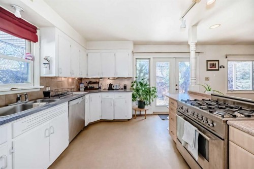 2328 Capitol Hill Crescent Nw, Calgary, AB - Indoor Photo Showing Kitchen With Double Sink