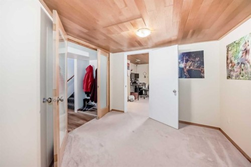 2328 Capitol Hill Crescent Nw, Calgary, AB - Indoor Photo Showing Other Room