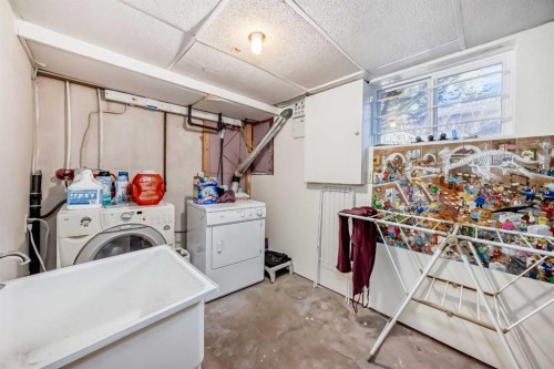 2328 Capitol Hill Crescent Nw, Calgary, AB - Indoor Photo Showing Laundry Room