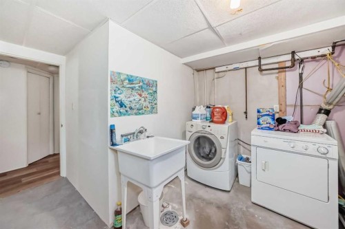 2328 Capitol Hill Crescent Nw, Calgary, AB - Indoor Photo Showing Laundry Room