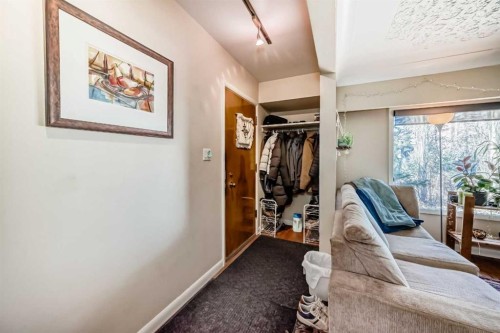 2328 Capitol Hill Crescent Nw, Calgary, AB - Indoor Photo Showing Other Room