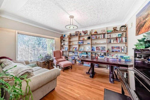 2328 Capitol Hill Crescent Nw, Calgary, AB - Indoor