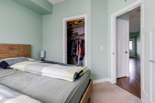132 Evanscrest Gardens Nw, Calgary, AB - Indoor Photo Showing Bedroom