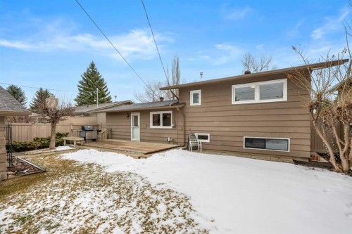 247 Parkwood Close Se, Calgary, AB - Outdoor With Exterior