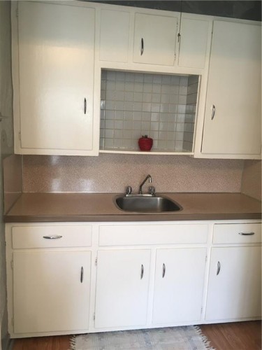 212 5 Avenue, Strathmore, AB - Indoor Photo Showing Kitchen
