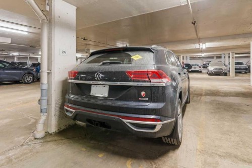 439-23 Millrise Drive Sw, Calgary, AB - Indoor Photo Showing Garage