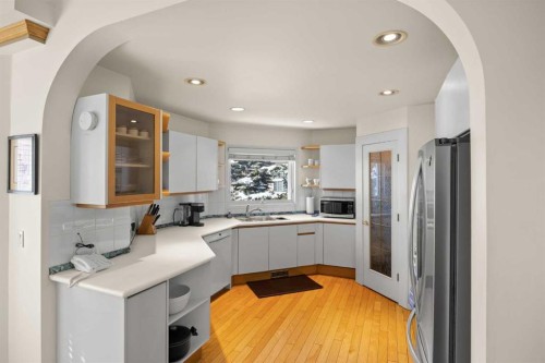 19 Hawkmount Heights Nw, Calgary, AB - Indoor Photo Showing Kitchen