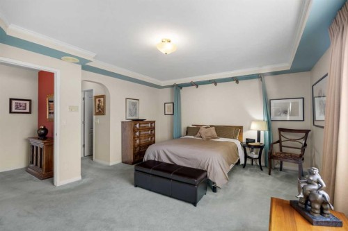 19 Hawkmount Heights Nw, Calgary, AB - Indoor Photo Showing Bedroom