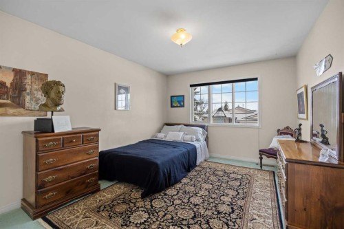 19 Hawkmount Heights Nw, Calgary, AB - Indoor Photo Showing Bedroom