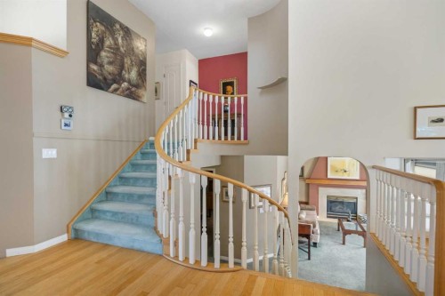 19 Hawkmount Heights Nw, Calgary, AB - Indoor Photo Showing Other Room