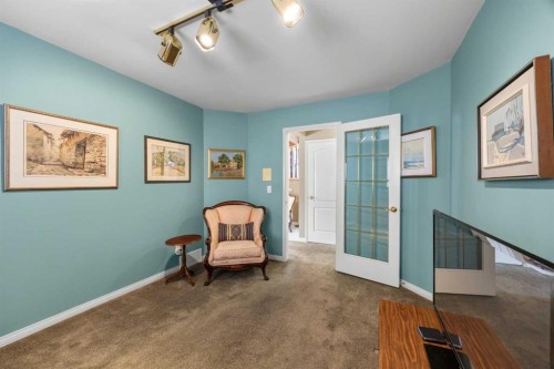 19 Hawkmount Heights Nw, Calgary, AB - Indoor Photo Showing Other Room