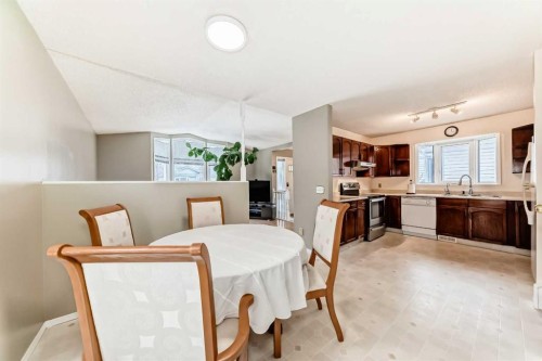 16272 5 Street Sw, Calgary, AB - Indoor