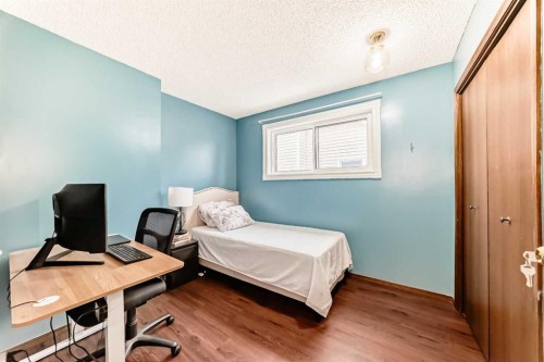 16272 5 Street Sw, Calgary, AB - Indoor Photo Showing Bedroom