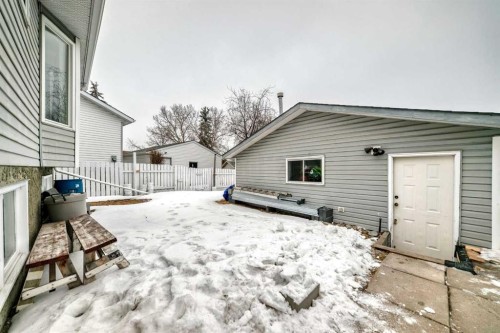 16272 5 Street Sw, Calgary, AB - Outdoor With Exterior