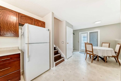 16272 5 Street Sw, Calgary, AB - Indoor