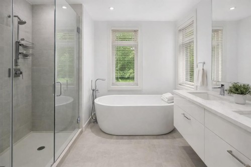 105-670 Princeton Way Sw, Calgary, AB - Indoor Photo Showing Bathroom