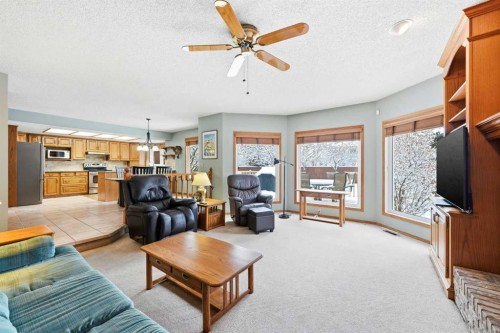 86 Suncanyon Park Se, Calgary, AB - Indoor Photo Showing Living Room