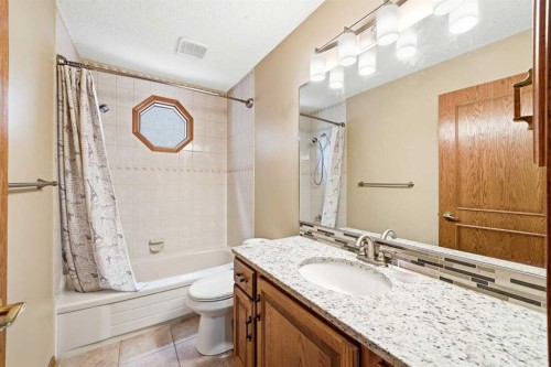 86 Suncanyon Park Se, Calgary, AB - Indoor Photo Showing Bathroom