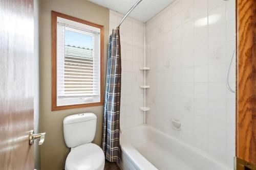 86 Suncanyon Park Se, Calgary, AB - Indoor Photo Showing Bathroom
