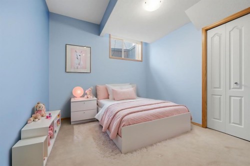 123 Kincora View Nw, Calgary, AB - Indoor Photo Showing Bedroom