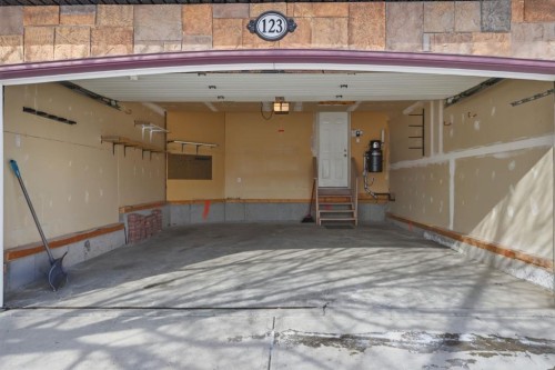 123 Kincora View Nw, Calgary, AB - Indoor Photo Showing Garage