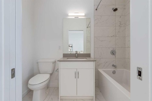1469 Na'A Drive Sw, Calgary, AB - Indoor Photo Showing Bathroom