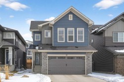 48 Carringvue Street NW Calgary, AB T3P 1L7