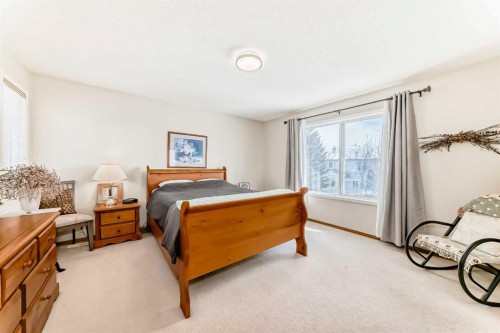 42 Somerset Circle Sw, Calgary, AB - Indoor Photo Showing Bedroom