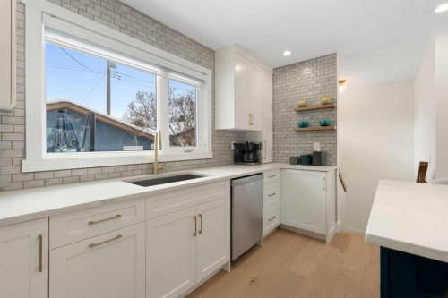 224 Silverview Way Nw, Calgary, AB - Indoor Photo Showing Kitchen