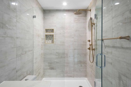 224 Silverview Way Nw, Calgary, AB - Indoor Photo Showing Bathroom