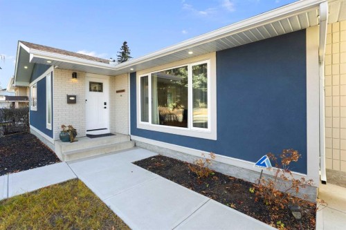 224 Silverview Way Nw, Calgary, AB - Outdoor With Exterior