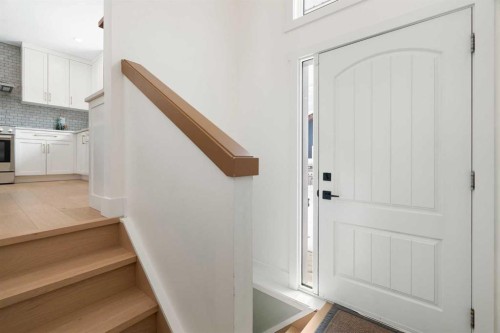 224 Silverview Way Nw, Calgary, AB - Indoor Photo Showing Other Room