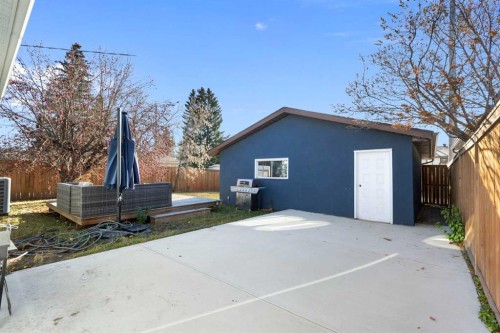 224 Silverview Way Nw, Calgary, AB - Outdoor