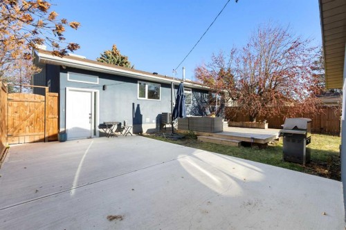 224 Silverview Way Nw, Calgary, AB - Outdoor